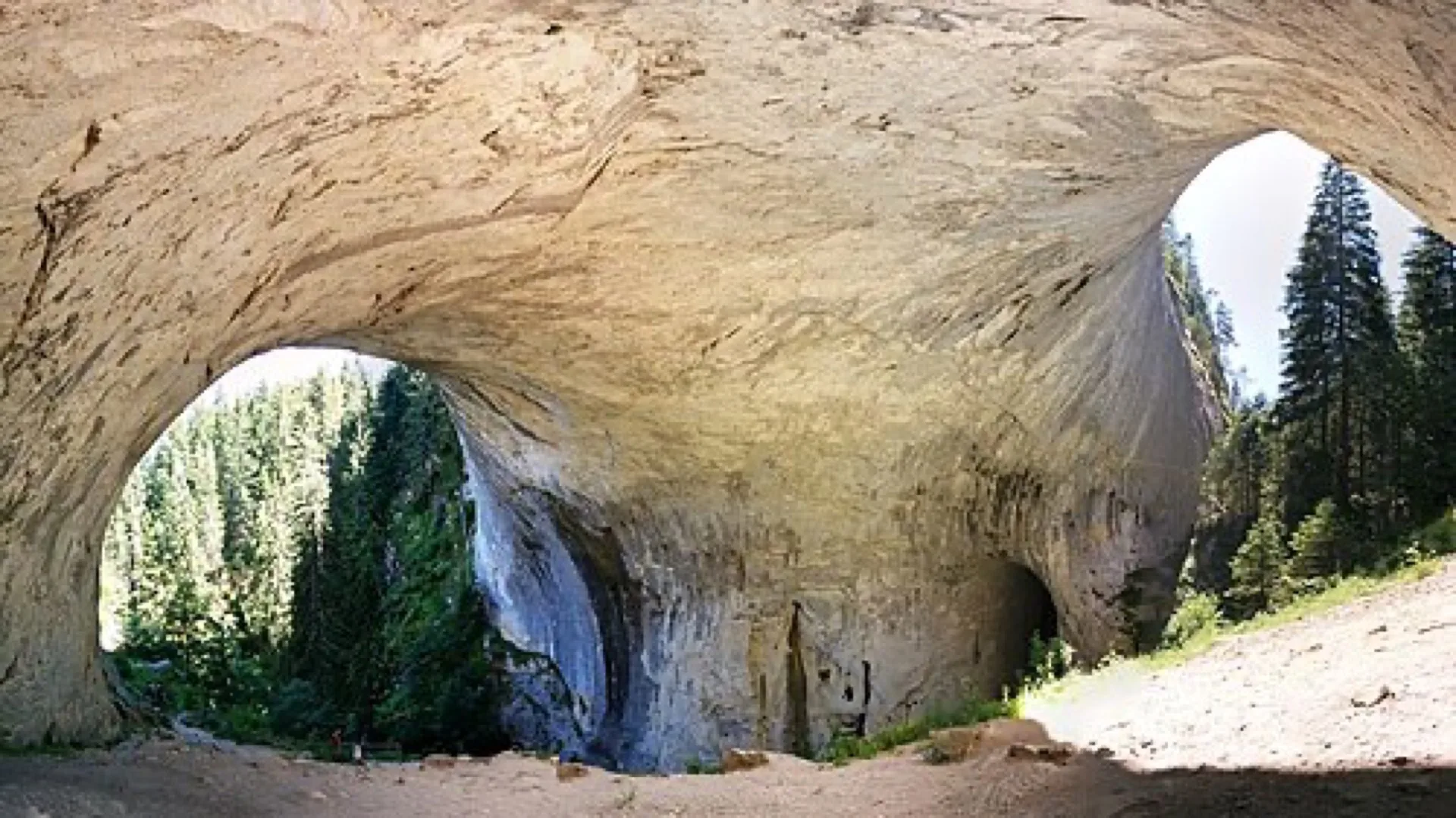 Wonderful Bridges (Chudnite Mostove)