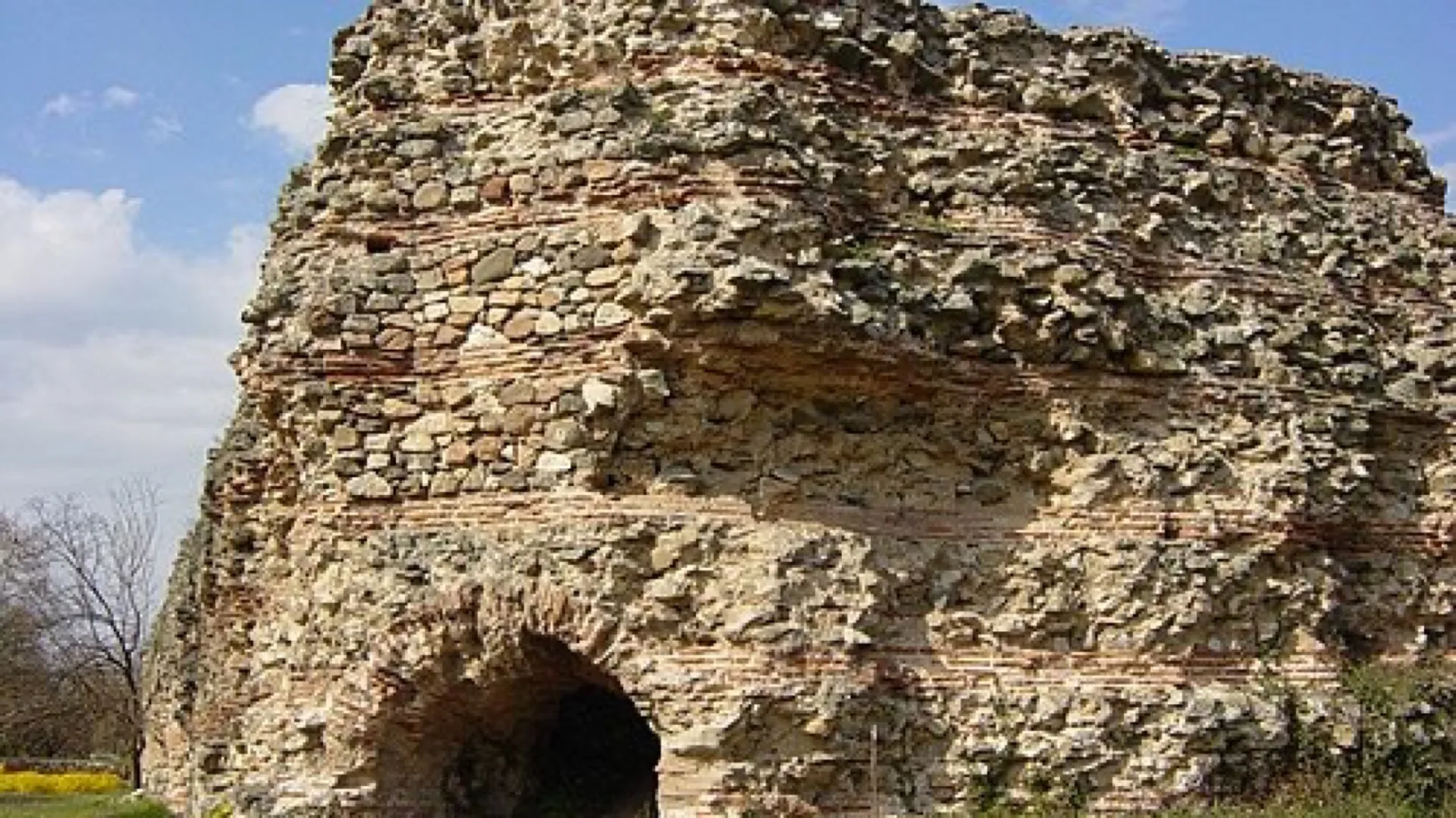 Hisarya Roman Walls & Thermal Springs