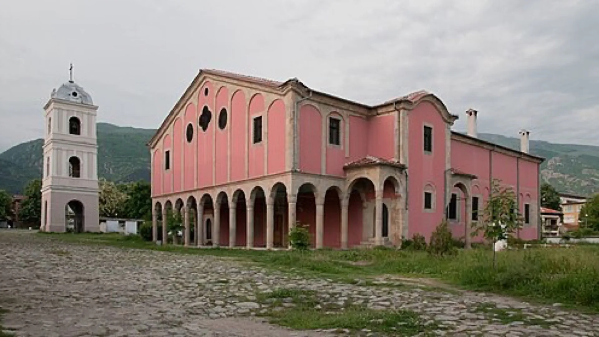 Karlovo Old Quarter & Levski Sites
