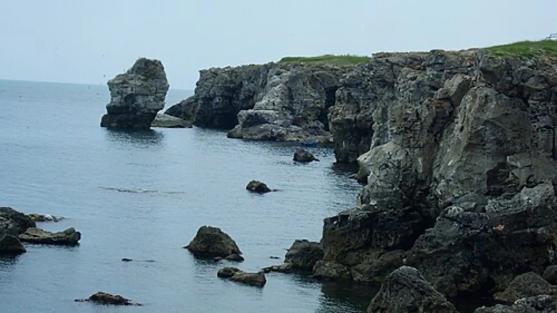 Tyulenovo Cliffs